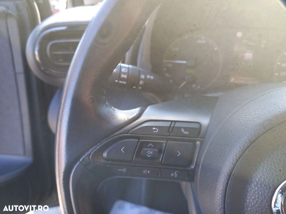 Toyota Yaris 1.5 VVT-i HSD Dynamic - 19