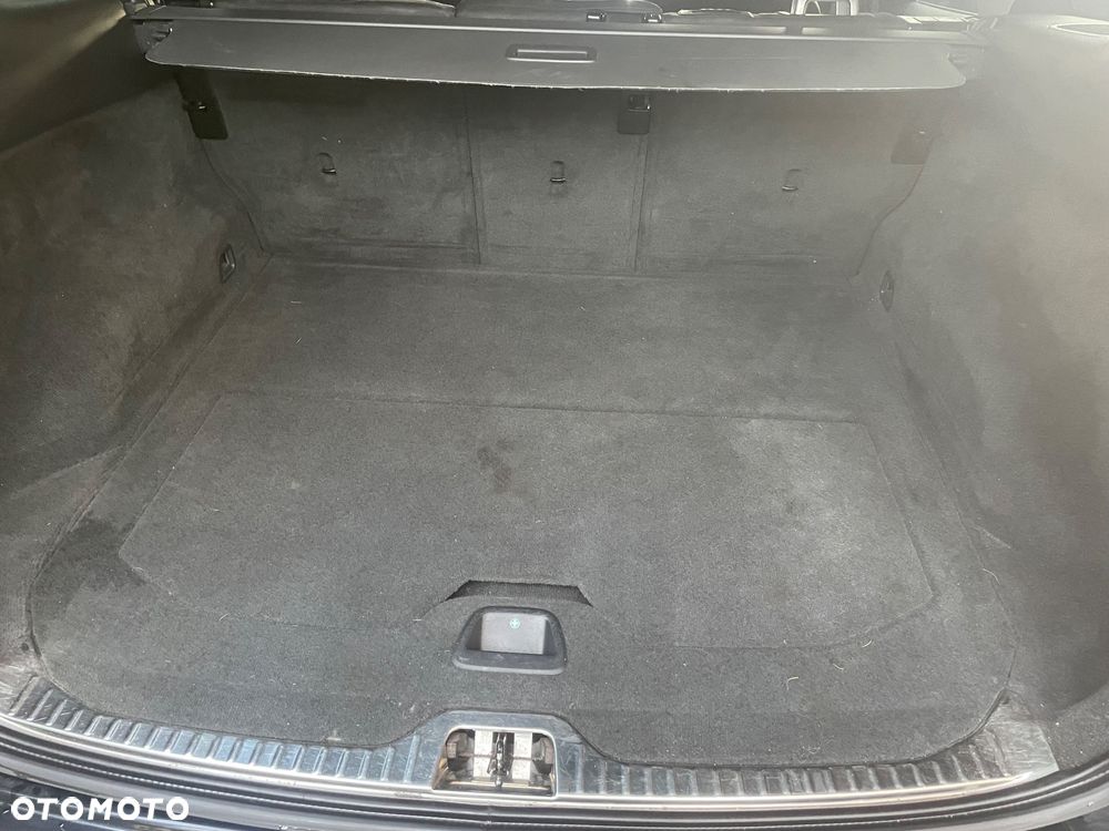 Volvo XC 60 D5 AWD Momentum - 27