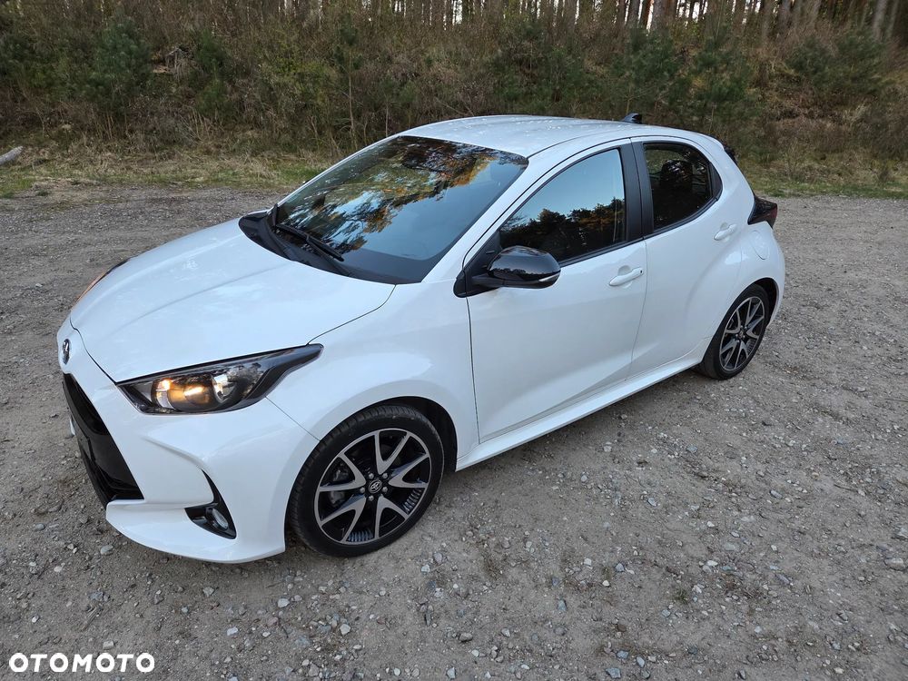Toyota Yaris 116 1.5 VVT-i Black&White - 3