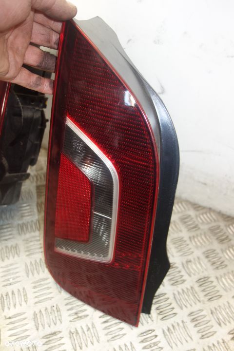 LAMPA PRAWY TYŁ VOLKSWAGEN UP PRZED LIFT - 1