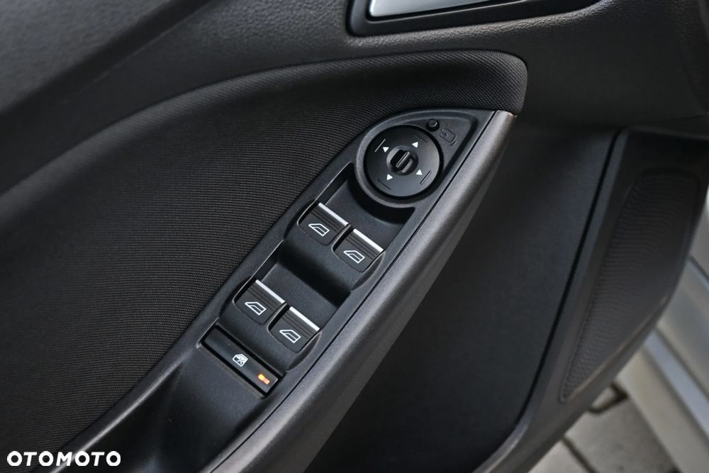 Ford Focus 1.5 EcoBoost ST-Line - 32