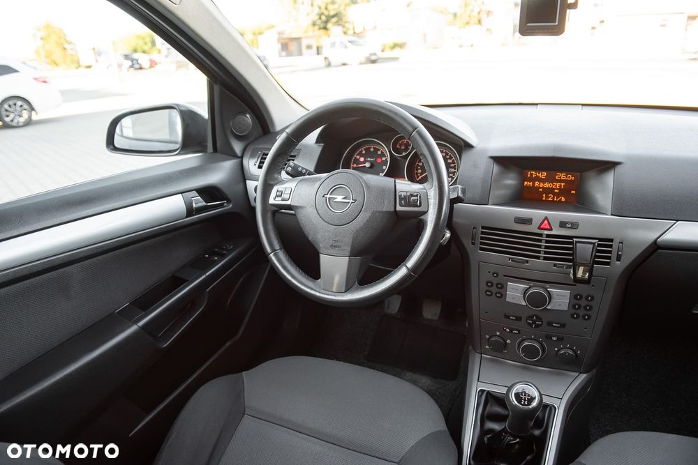 Opel Astra 1.6 Cosmo - 22
