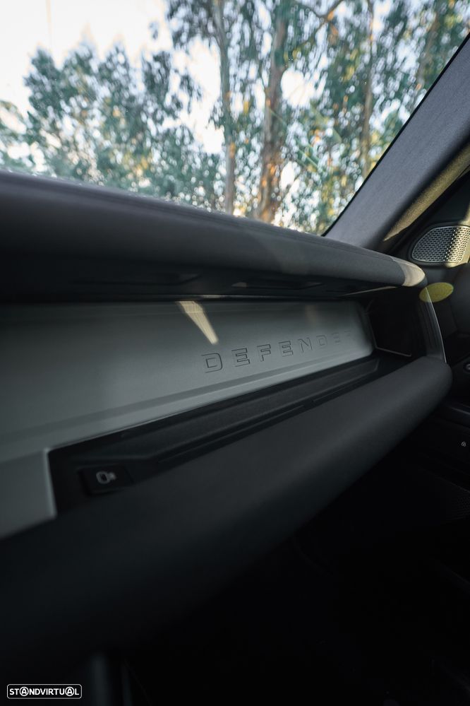 Land Rover Defender 110 P400e SE - 41