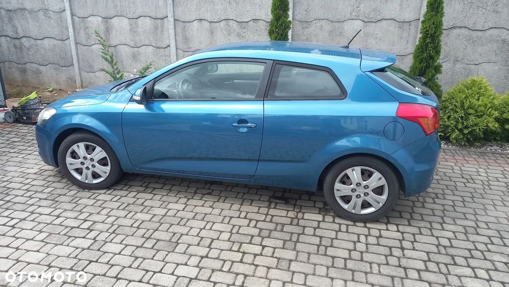 Kia Ceed - 1