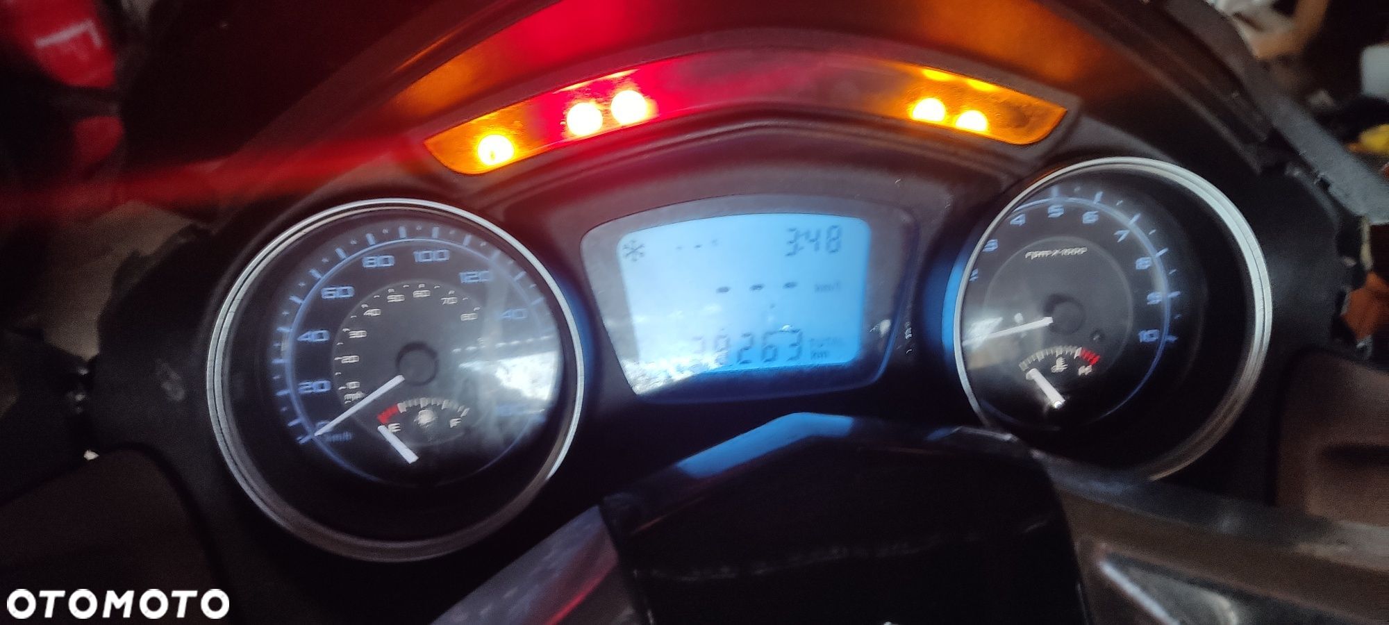 Piaggio X10 350 licznik 2015 ABS/ASR - 1