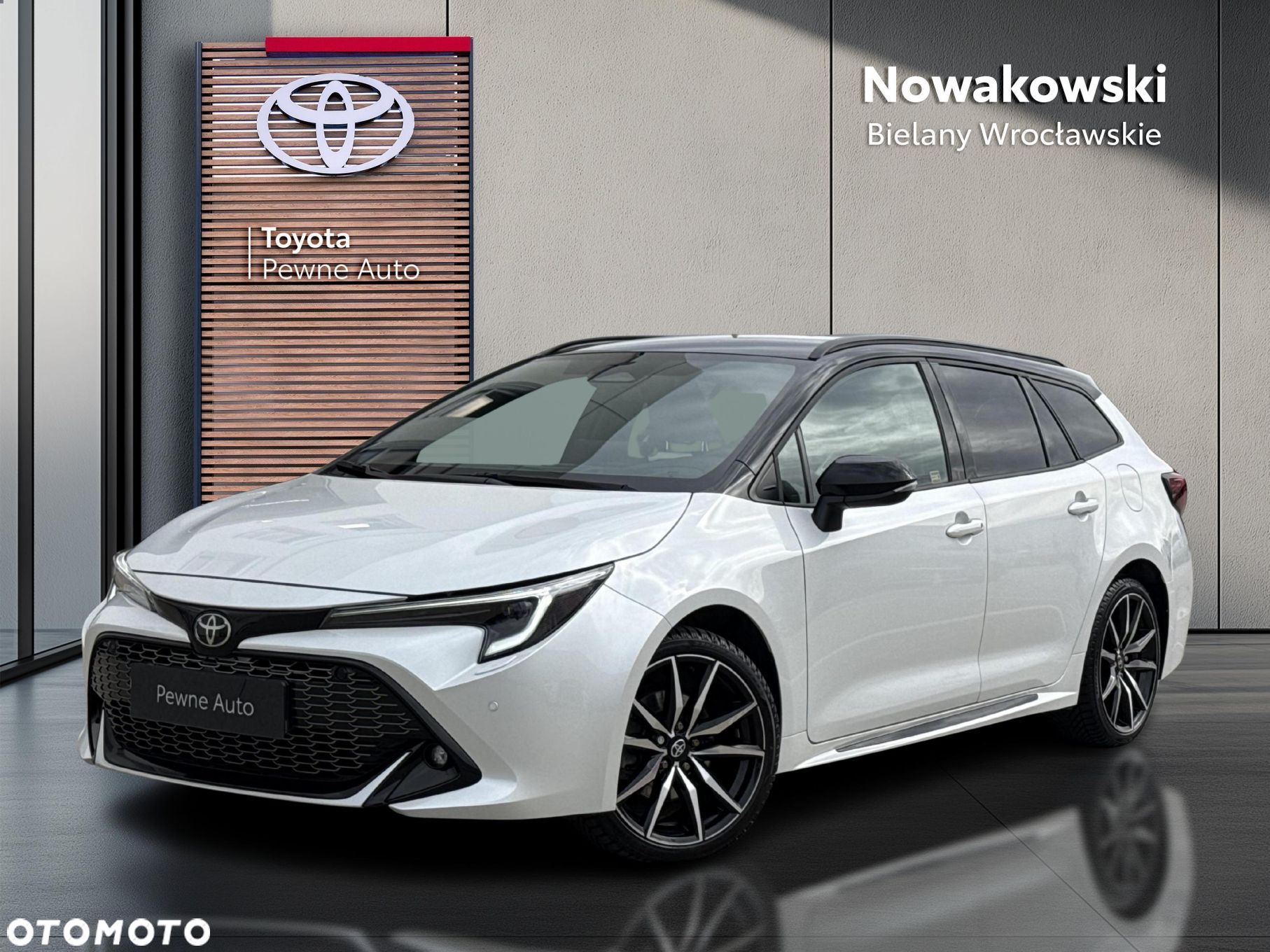 Toyota Corolla 2.0 Hybrid GR Sport Dynamic - 1