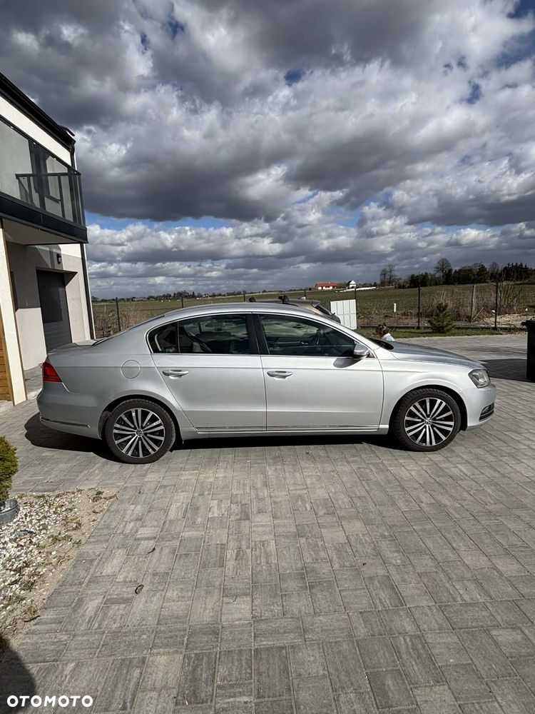 Volkswagen Passat 2.0 TDI Comfortline - 8