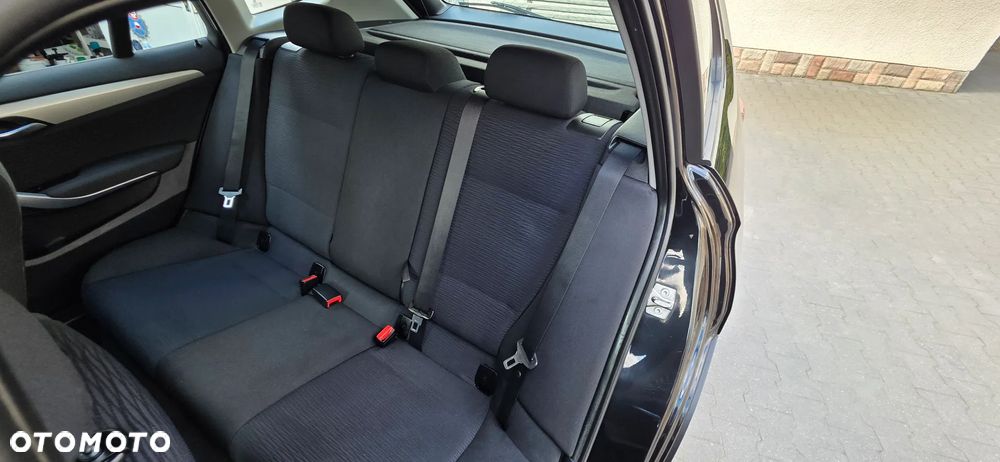 BMW X1 sDrive18d Sport Line - 25