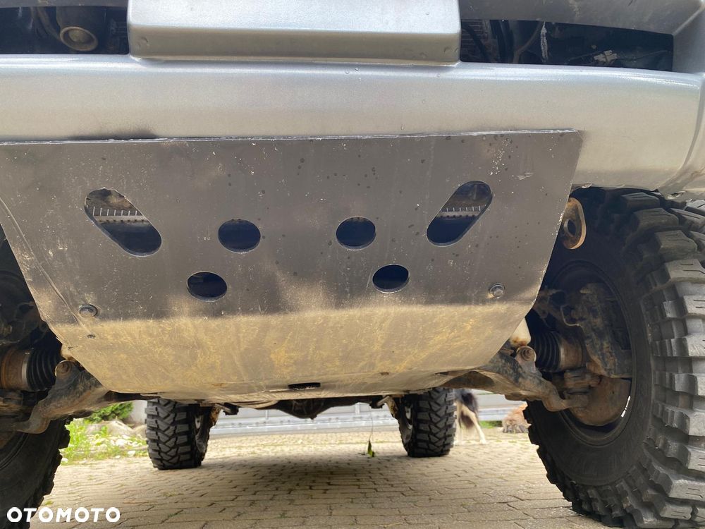 Toyota Land Cruiser - 35