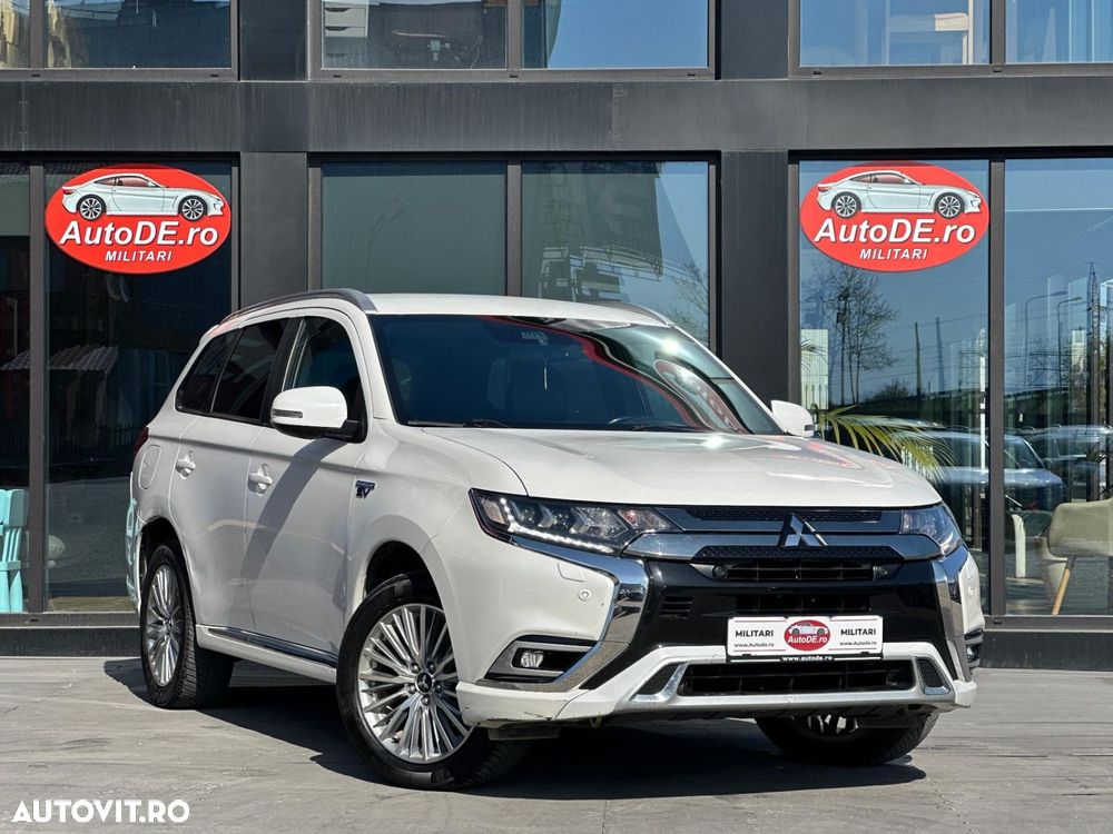 Mitsubishi Outlander - 2