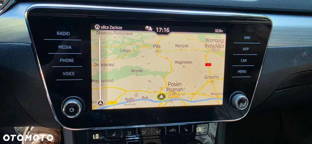 Skoda Superb 2.0 TDI DSG Active - 17