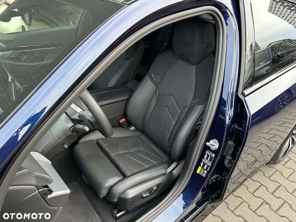 BMW Seria 5 530e xDrive PHEV M Sport - 9
