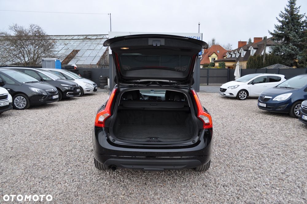 Volvo V60 D4 Geartronic Momentum - 34