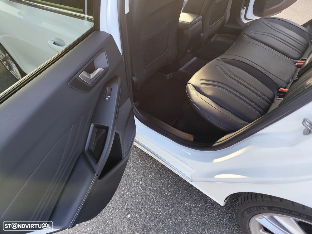 Ford Focus 1.0 EcoBoost MHEV Vignale - 26