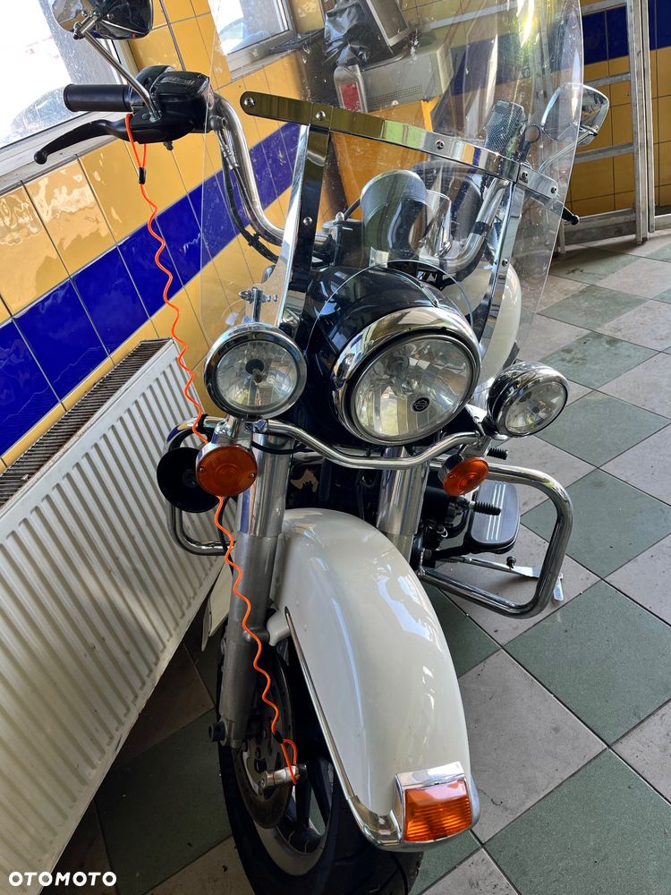 Harley-Davidson FLH Electra Glide - 2