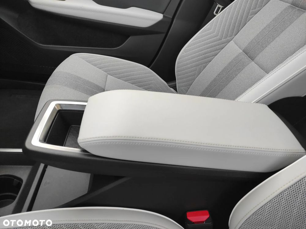 Renault Scenic EV87 Iconic - 14