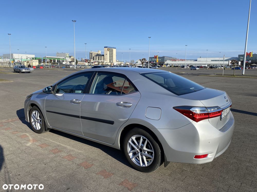 Toyota Corolla 1.6 Premium - 9