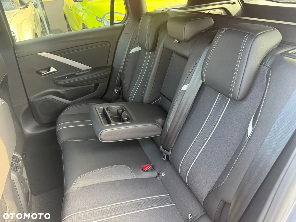 Opel Astra 1.2 T mHEV GS S&S eDTC - 17