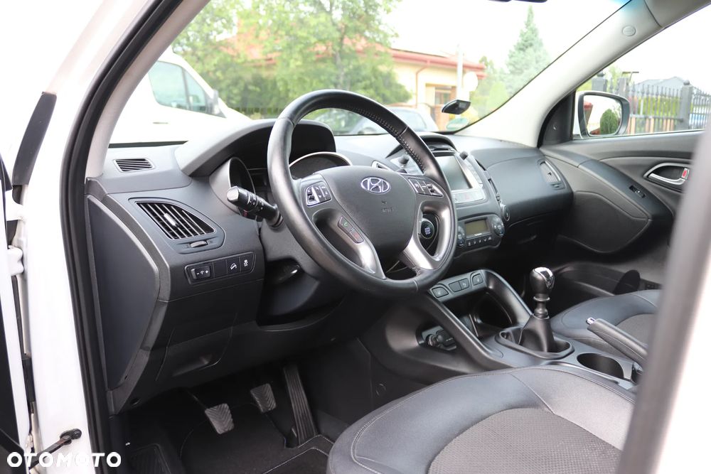 Hyundai ix35 1.6 2WD Fifa World Cup Edition - 31