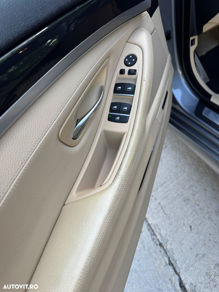 BMW Seria 5 530d xDrive AT - 7