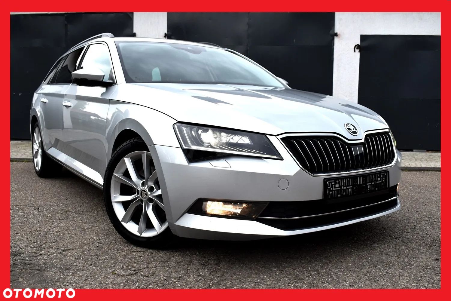 Skoda Superb Combi 2.0 TDI DSG Ambition - 1