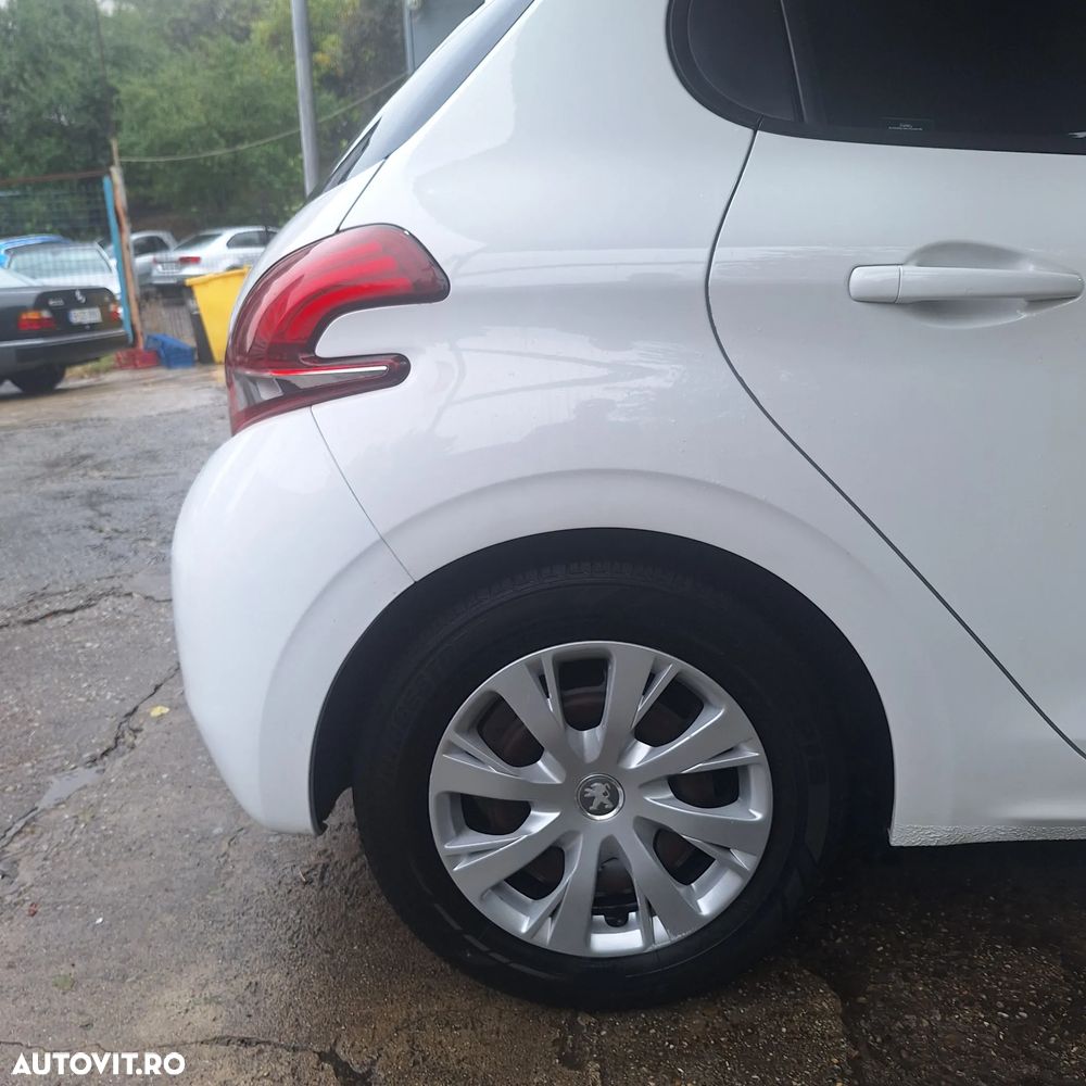 Peugeot 208 1.2 L PureTech Active - 19