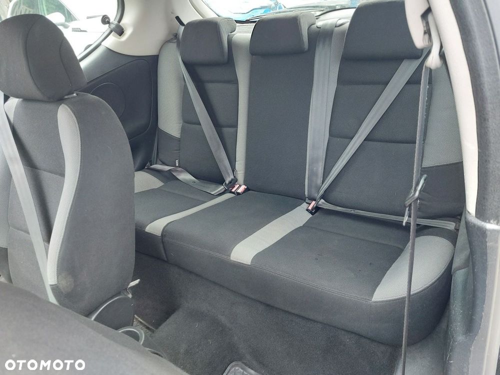 Peugeot 207 - 12