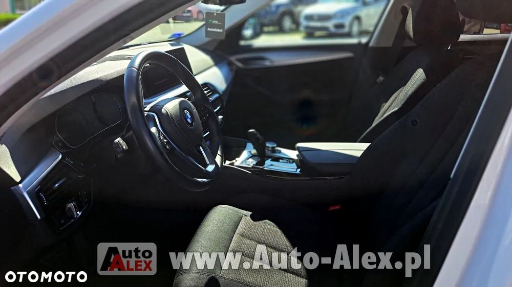 BMW Seria 5 518d - 26