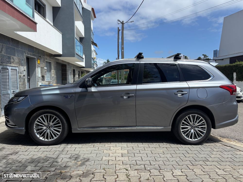 Mitsubishi Outlander - 10