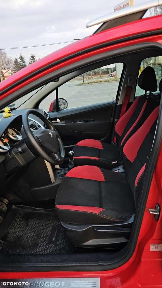 Peugeot 207 - 12