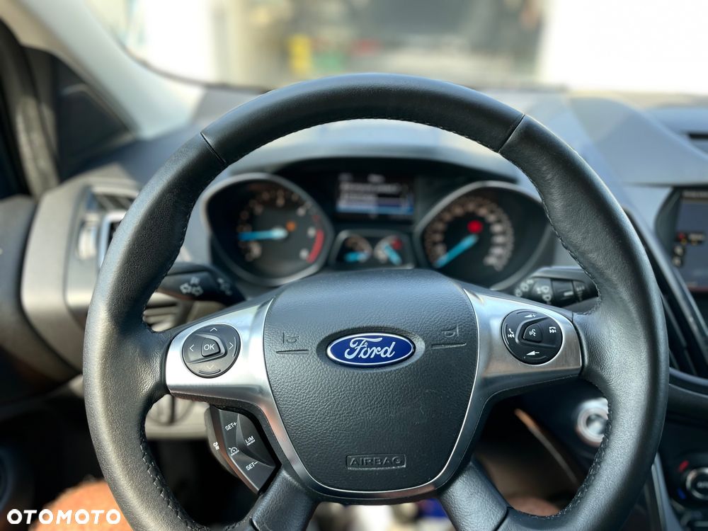 Ford Kuga 2.0 TDCi 2x4 Titanium - 18