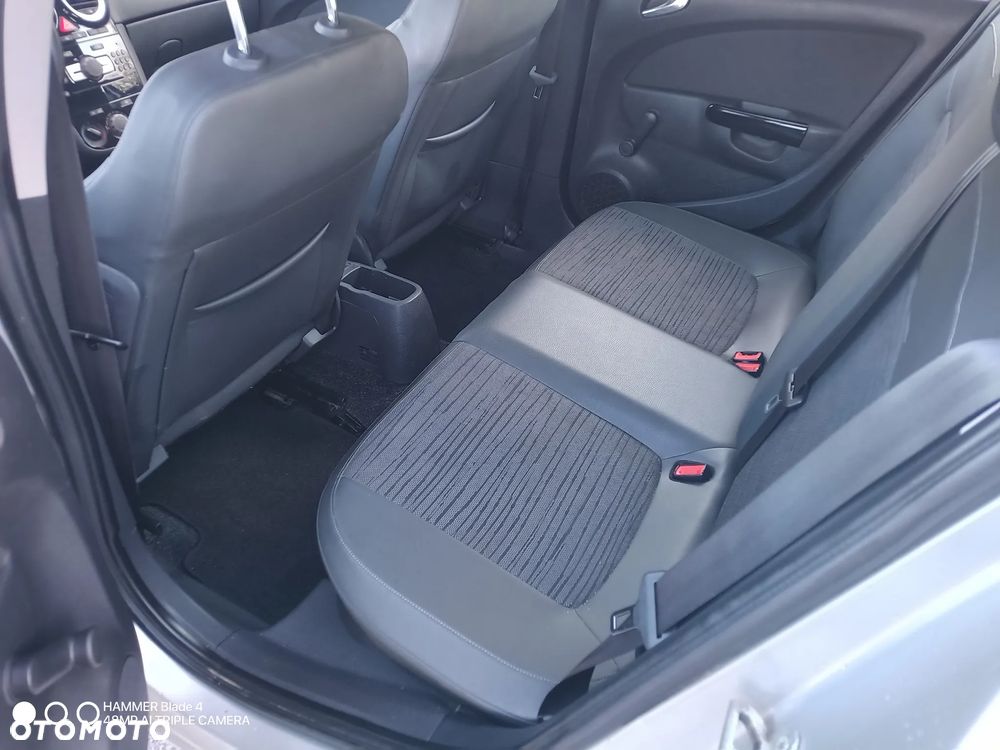 Opel Corsa 1.2 16V Cosmo - 19