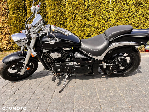 Suzuki Intruder