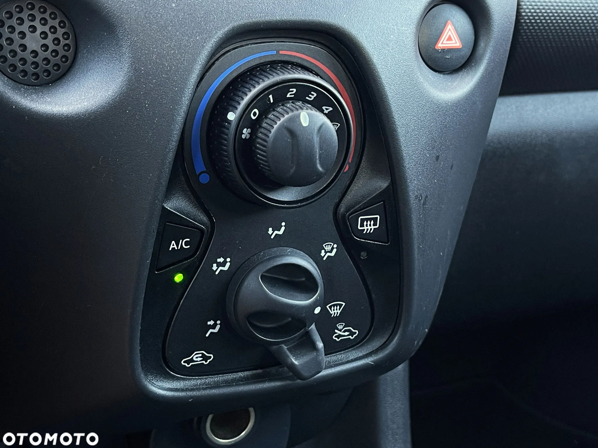 Toyota Aygo x - 19