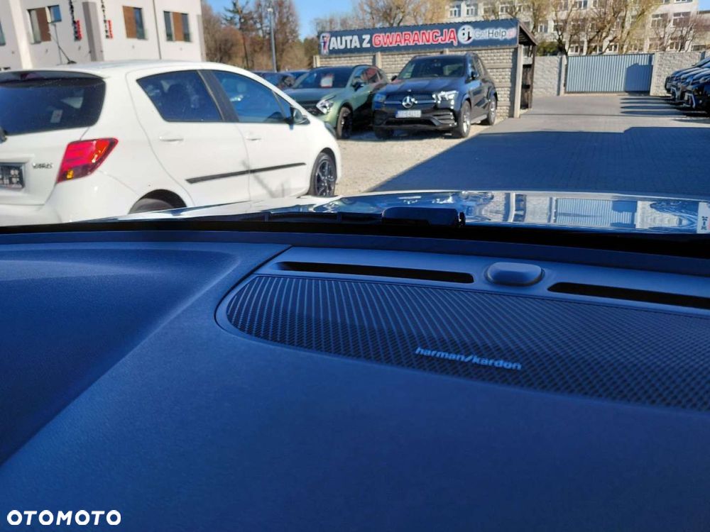 Volvo XC 40 - 18