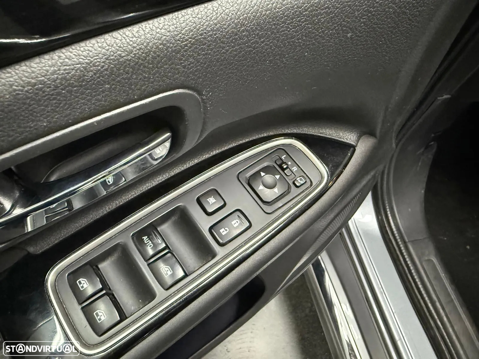 Mitsubishi Outlander 2.0 PHEV Instyle - 44