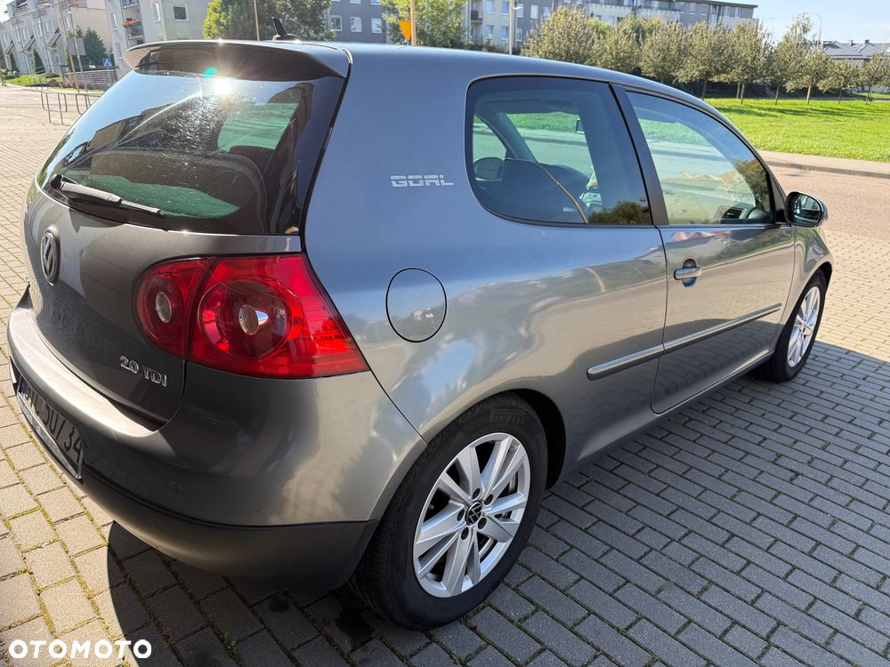 Volkswagen Golf - 5