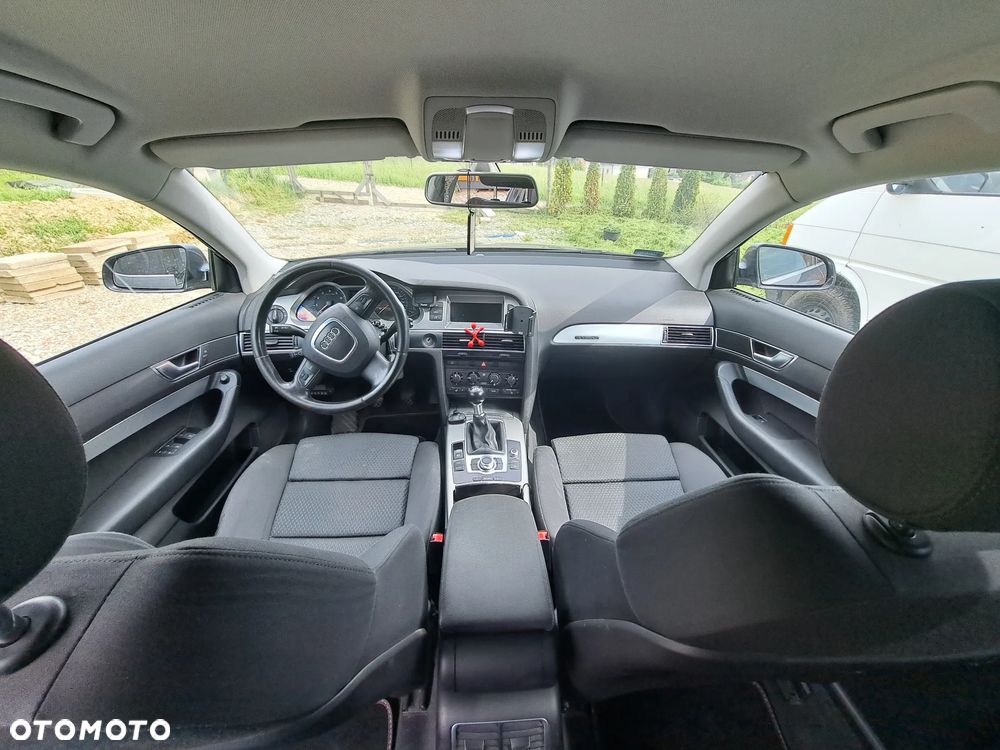 Audi A6 Avant 2.4 - 6