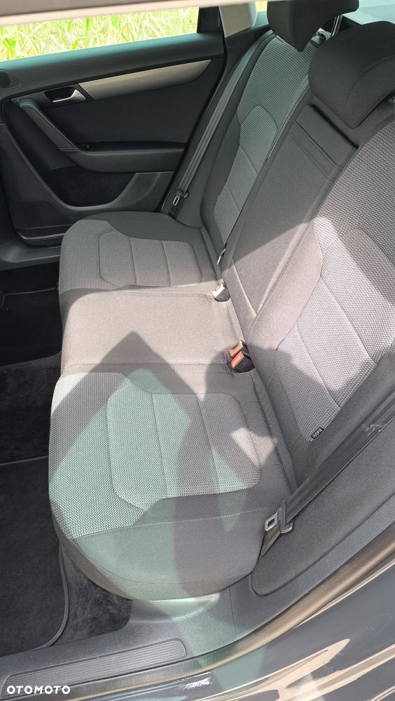 Volkswagen Passat 2.0 TDI Comfortline - 17