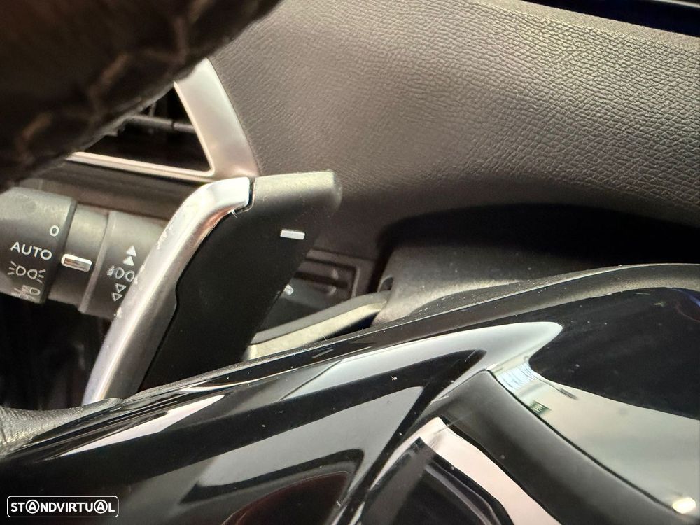 Peugeot 3008 1.2 PureTech Allure EAT8 - 18