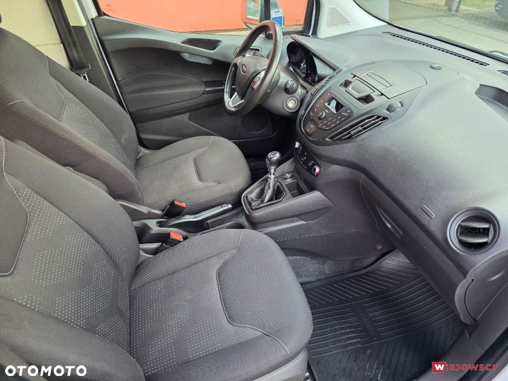 Ford Transit Courier - 16
