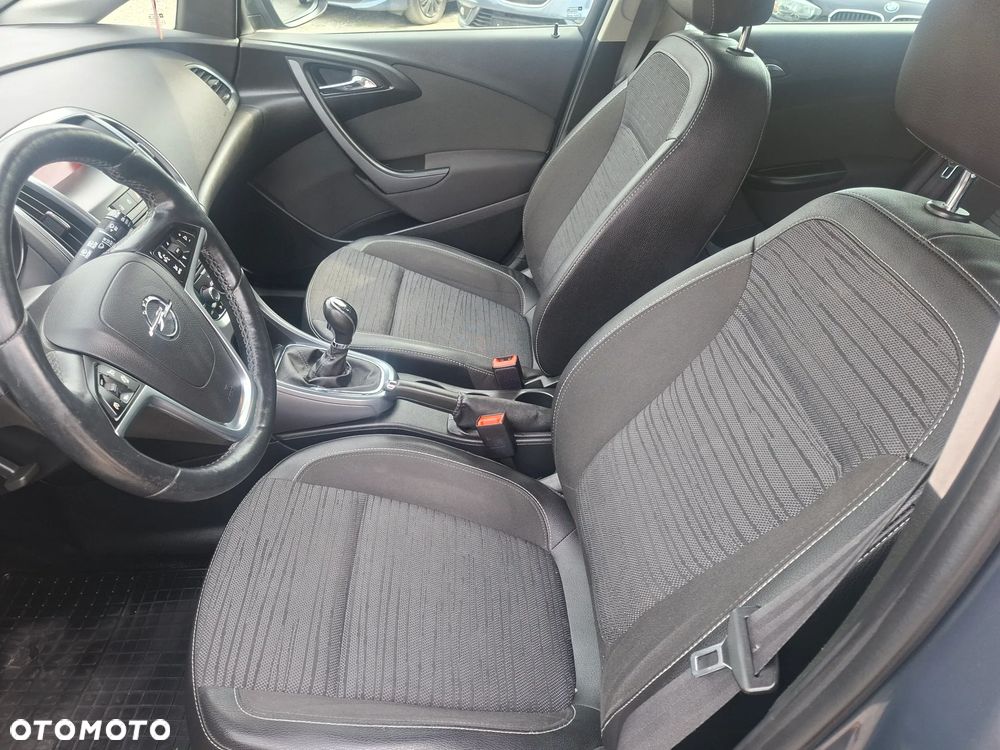 Opel Astra 1.4 T Cosmo EU6 - 11