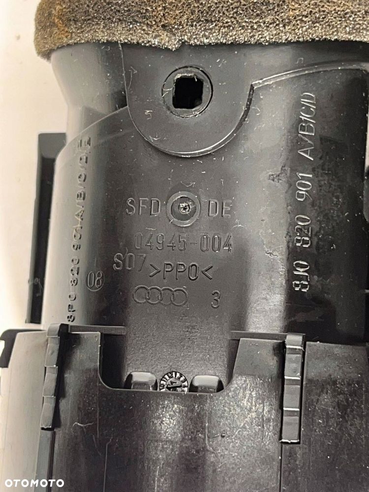 8P0 820 901 Dysze / Kratki nawiewu deski rozdzielczej Audi TT TTS Mk2 2008 - 9