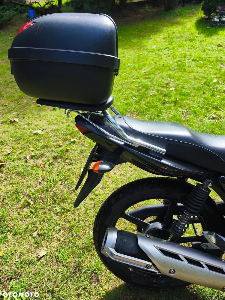 Yamaha YBR - 9