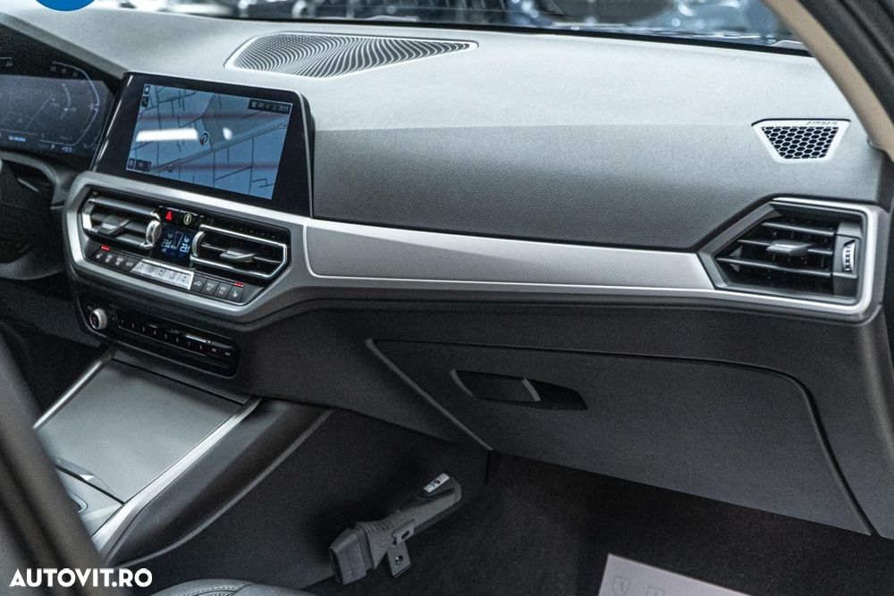 BMW Seria 3 320i Aut. Sport Line - 35