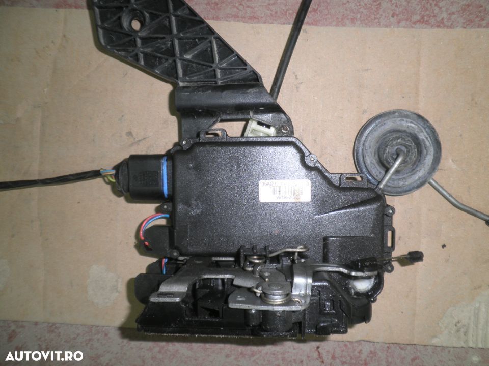 Incuietoare / Broasca Stanga Fata VW T5  3B1837015AQ - 1