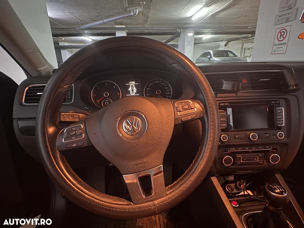 Volkswagen Jetta - 14