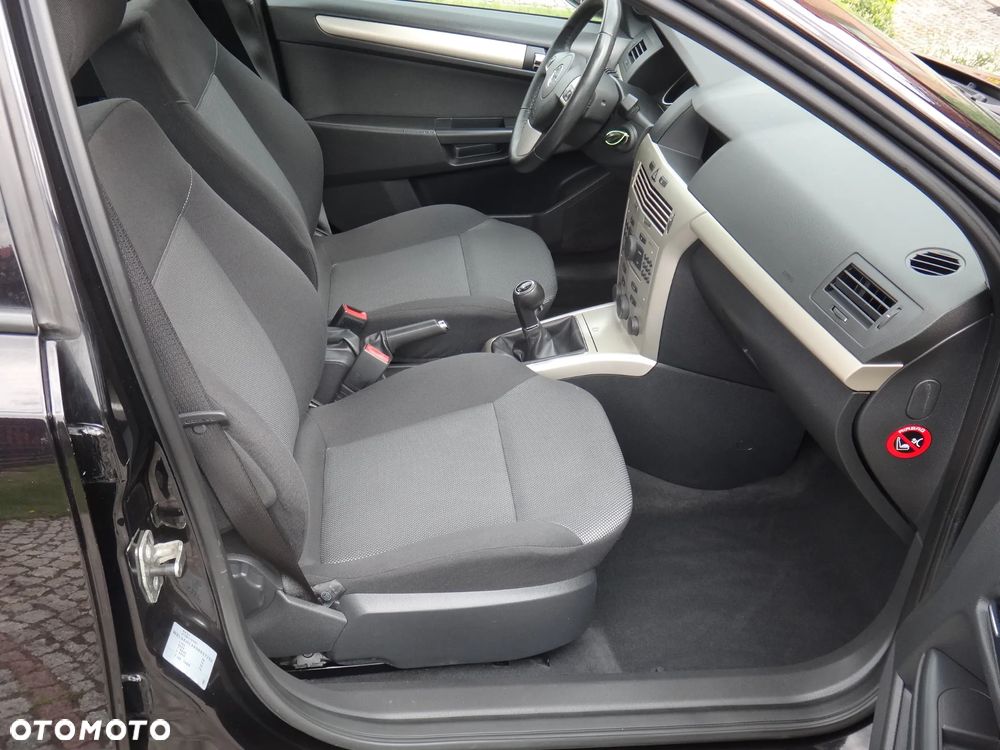 Opel Astra 1.6 Innovation - 31