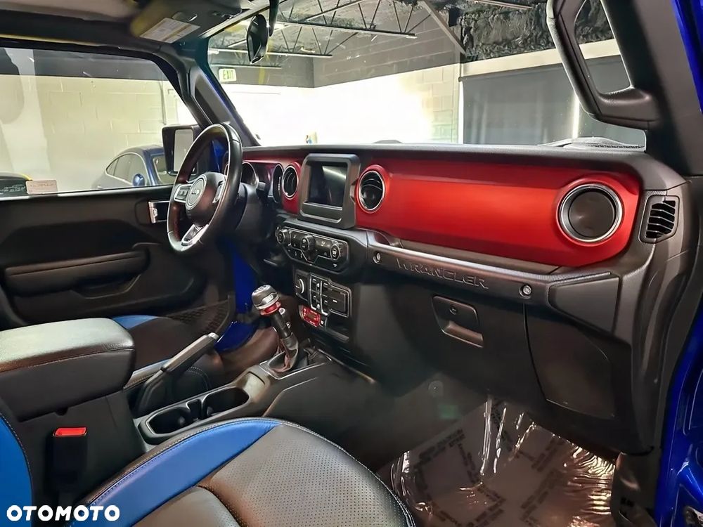 Jeep Wrangler - 13