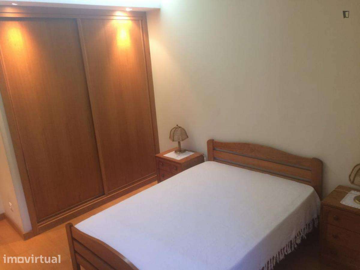 Quarto - localizado em Vila nova de gaia - Grande imagem: 4/23